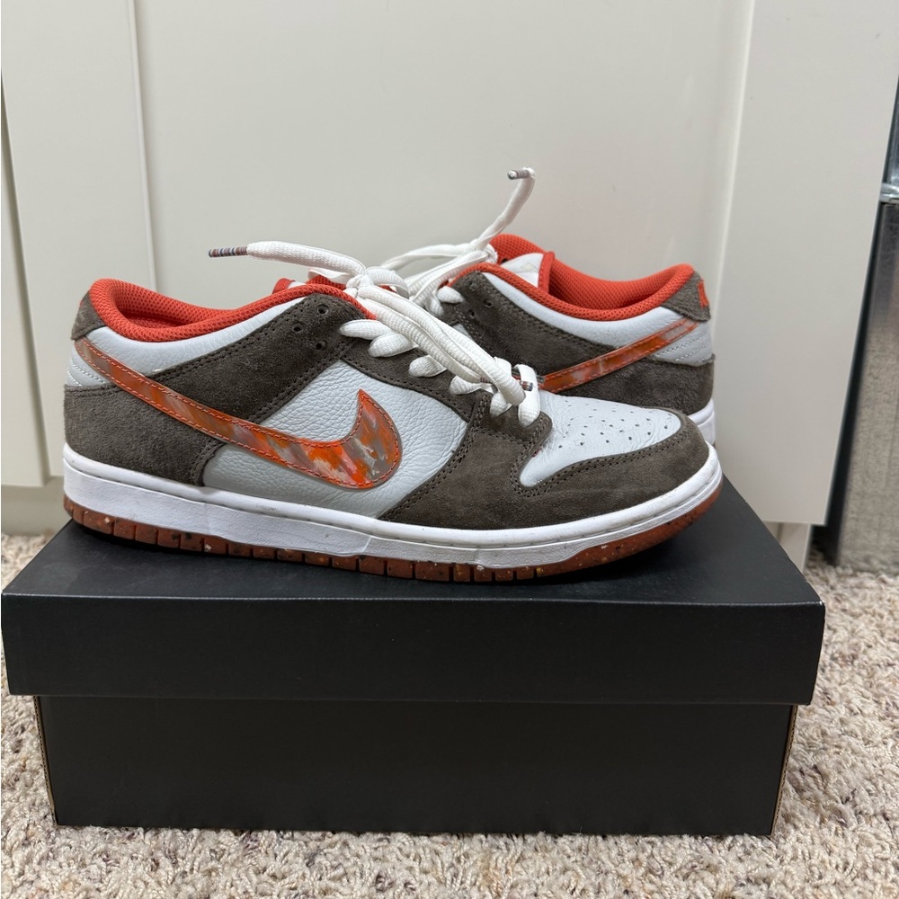 Nike SB low crushed D.C. size 8